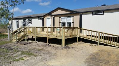Wood deck with wheelchair access